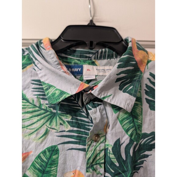 Old Navy Men’s XL Flamingo Hawaiian Shirt Gray Green Tropical Button Up Cotton - Picture 8 of 13